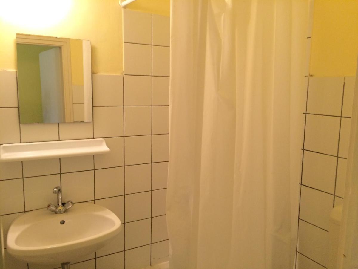 Fenyves Panzio Bed and Breakfast Siófok Kamer foto
