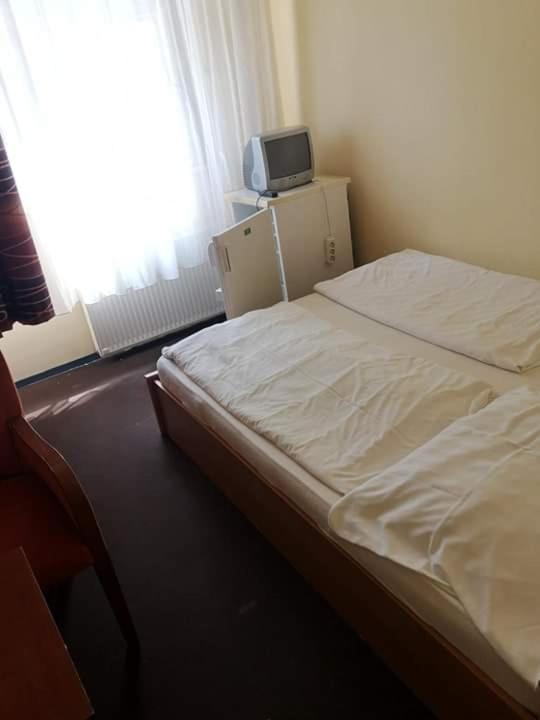 Fenyves Panzio Bed and Breakfast Siófok Buitenkant foto