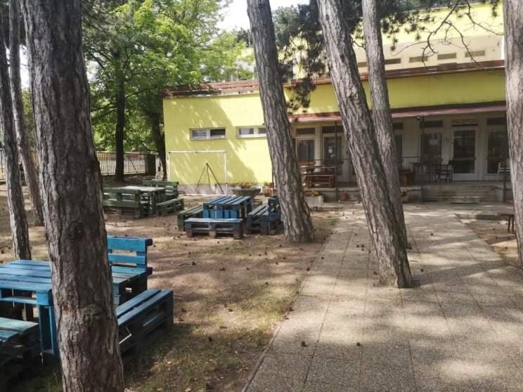 Fenyves Panzio Bed and Breakfast Siófok Buitenkant foto