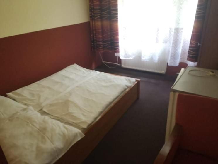 Fenyves Panzio Bed and Breakfast Siófok Buitenkant foto